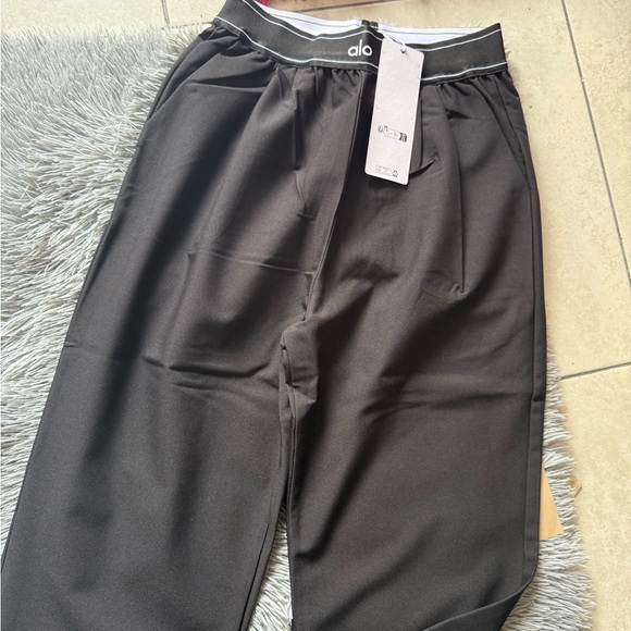 ALO Yoga Black Wide Leg Pants - Picture 4 of 5